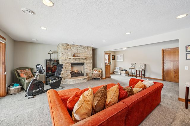 3110 Nathan Lane N, Plymouth, MN 55441