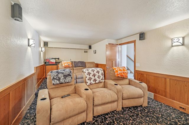 3110 Nathan Lane N, Plymouth, MN 55441