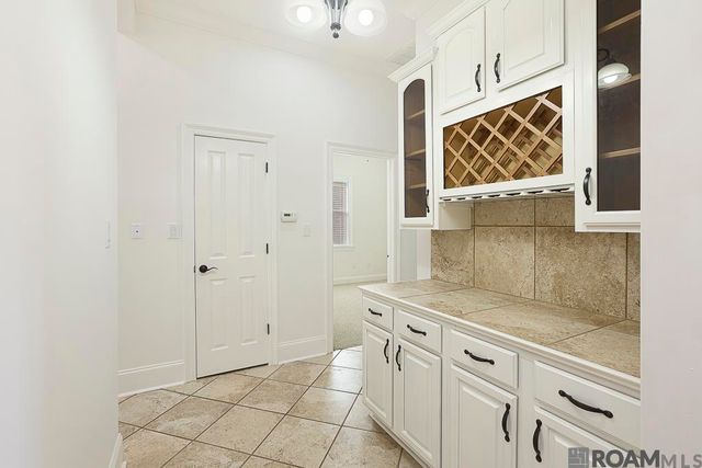 35261 Beverly Hills Dr, Prairieville, LA 70769