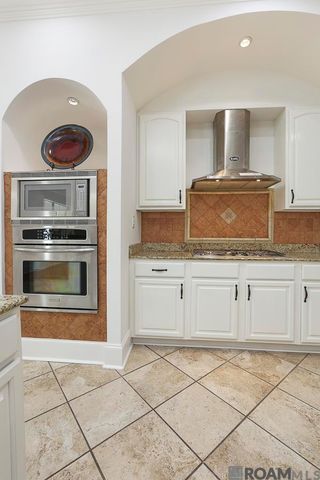 35261 Beverly Hills Dr, Prairieville, LA 70769