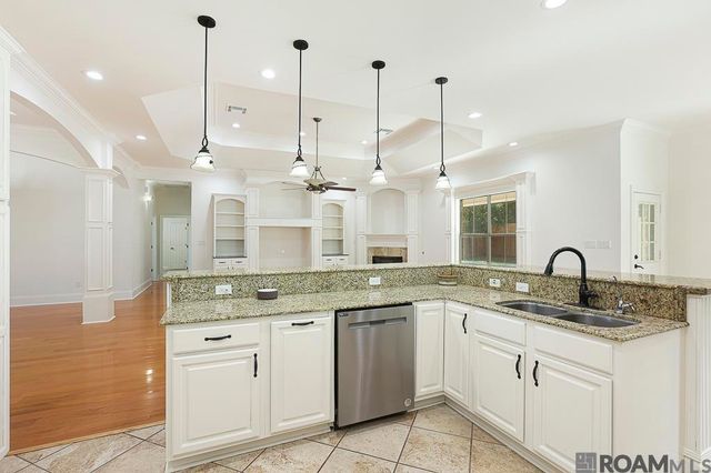 35261 Beverly Hills Dr, Prairieville, LA 70769