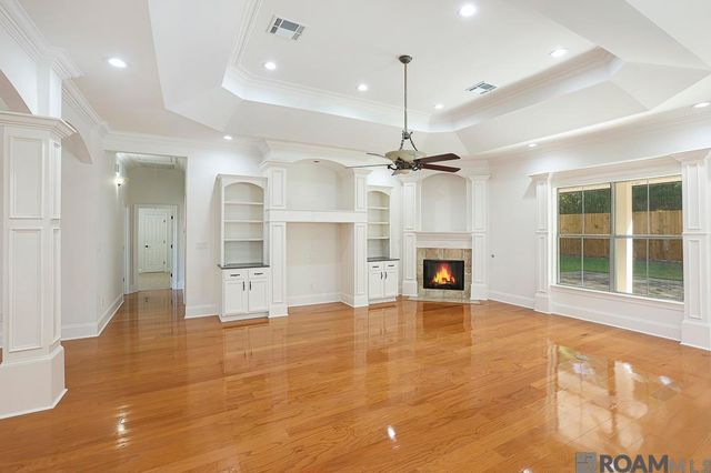 35261 Beverly Hills Dr, Prairieville, LA 70769