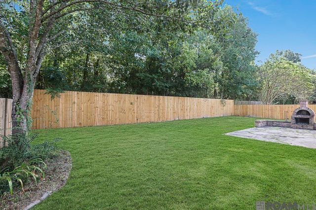 35261 Beverly Hills Dr, Prairieville, LA 70769