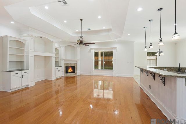 35261 Beverly Hills Dr, Prairieville, LA 70769