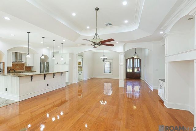 35261 Beverly Hills Dr, Prairieville, LA 70769