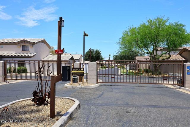 8013 W ZOE ELLA Way, Peoria, AZ 85382