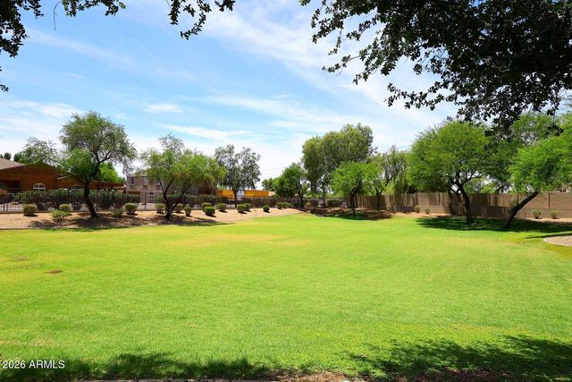 8013 W ZOE ELLA Way, Peoria, AZ 85382