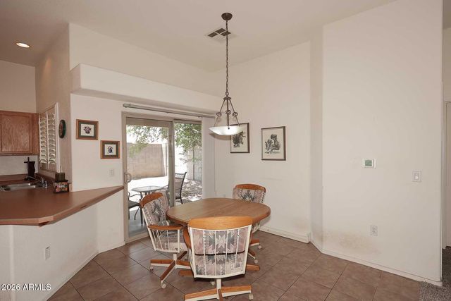8013 W ZOE ELLA Way, Peoria, AZ 85382