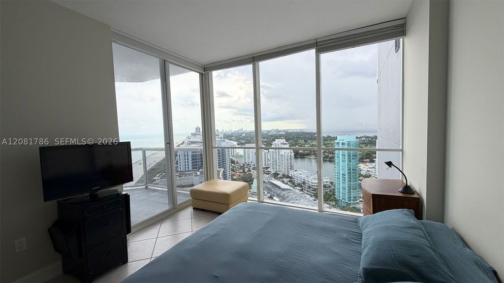 Image 14 of property listing at 6301 Collins Ave LPH4, Miami Beach, FL 33141