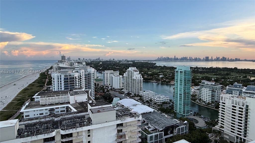 Image 22 of property listing at 6301 Collins Ave LPH4, Miami Beach, FL 33141