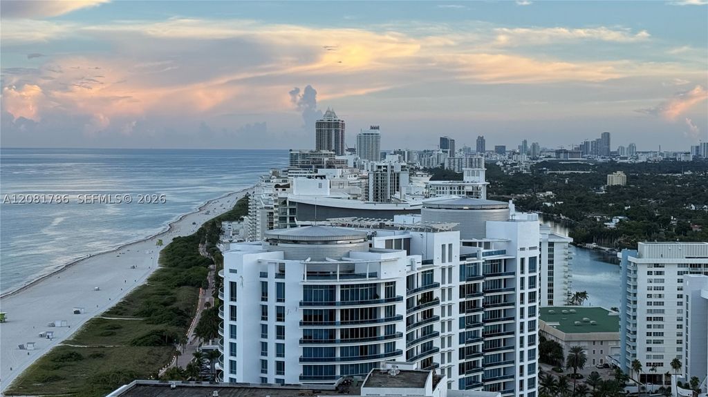 Image 23 of property listing at 6301 Collins Ave LPH4, Miami Beach, FL 33141