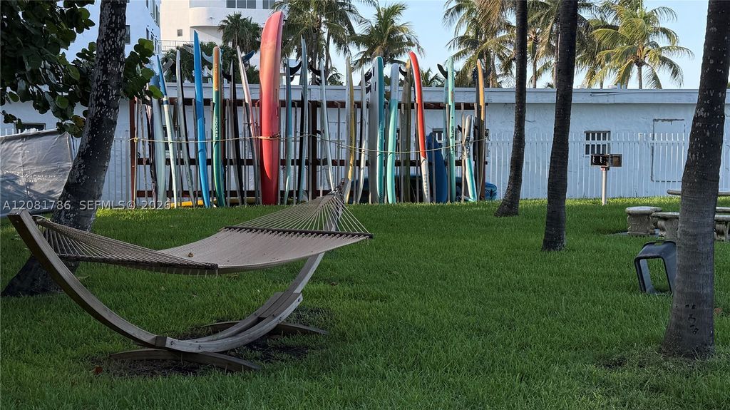 Image 31 of property listing at 6301 Collins Ave LPH4, Miami Beach, FL 33141