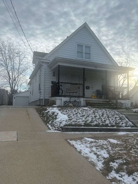 813 E Taylor Street, Bloomington, IL 61701