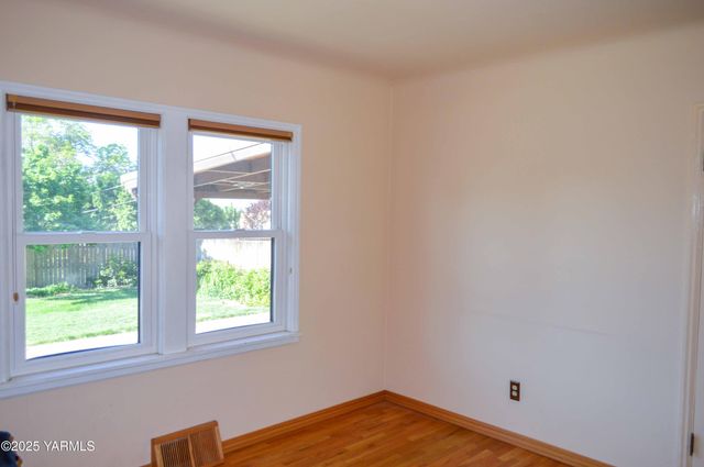 W 3506 Chestnut Ave, Yakima, WA 98902