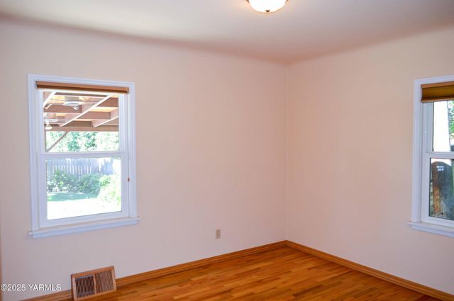 W 3506 Chestnut Ave, Yakima, WA 98902