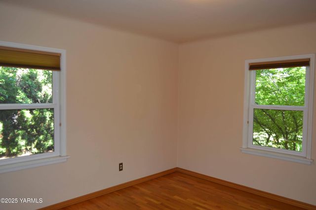 W 3506 Chestnut Ave, Yakima, WA 98902