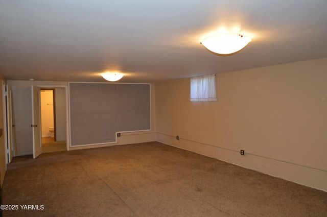 W 3506 Chestnut Ave, Yakima, WA 98902
