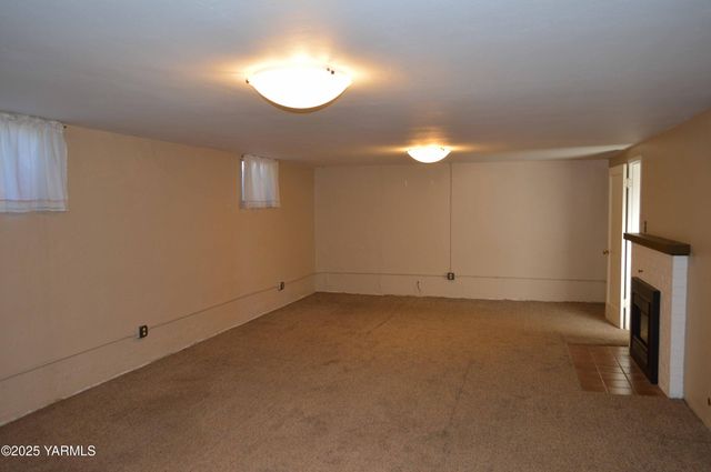 W 3506 Chestnut Ave, Yakima, WA 98902