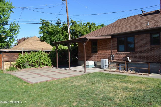 W 3506 Chestnut Ave, Yakima, WA 98902