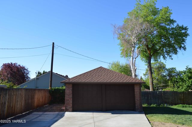 W 3506 Chestnut Ave, Yakima, WA 98902