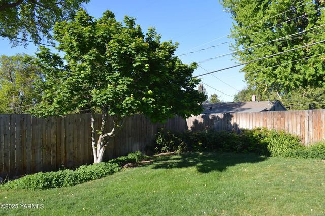 W 3506 Chestnut Ave, Yakima, WA 98902