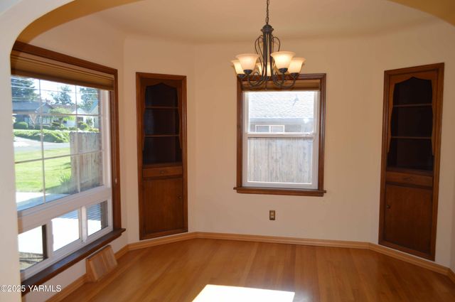 W 3506 Chestnut Ave, Yakima, WA 98902
