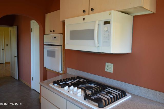 W 3506 Chestnut Ave, Yakima, WA 98902