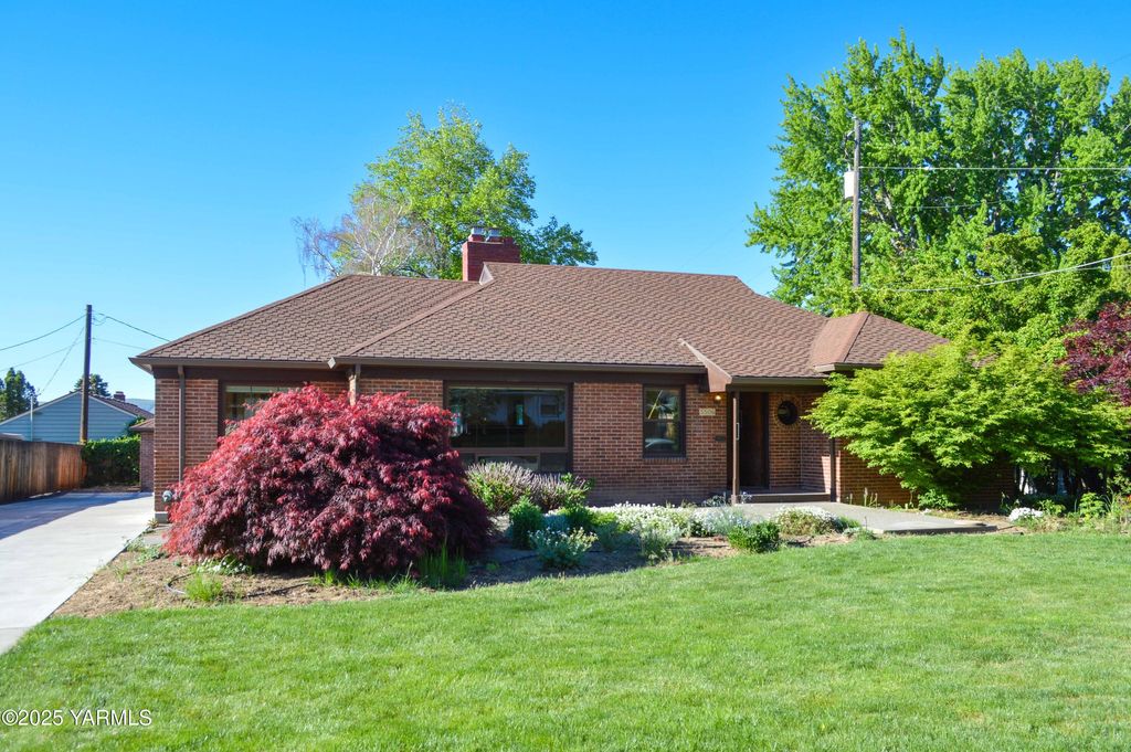W 3506 Chestnut Ave, Yakima, WA 98902