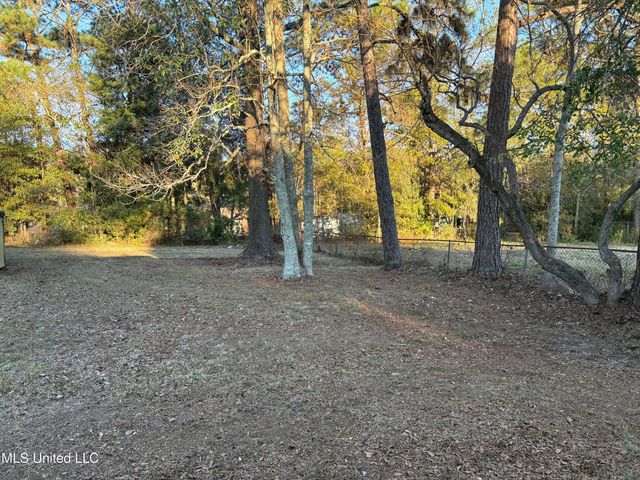 2412 Oxford Drive, Gautier, MS 39553