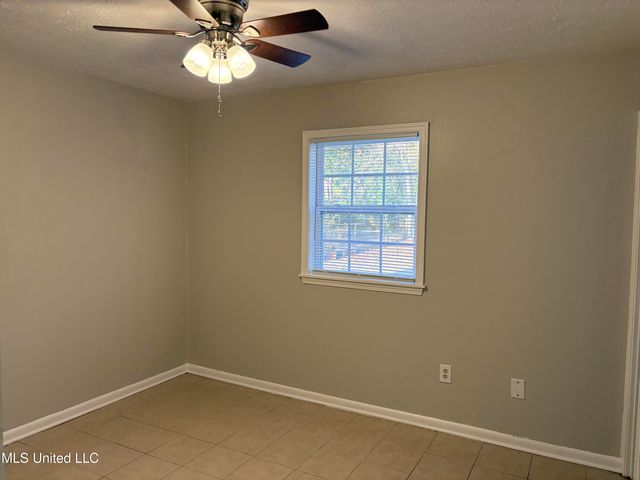 2412 Oxford Drive, Gautier, MS 39553