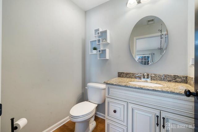 1718 W 4th Street W, Piscataway, NJ 08854