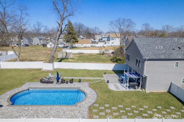 1718 W 4th Street W, Piscataway, NJ 08854