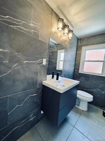 25715 W Hills Drive, Dearborn Heights, MI 48125