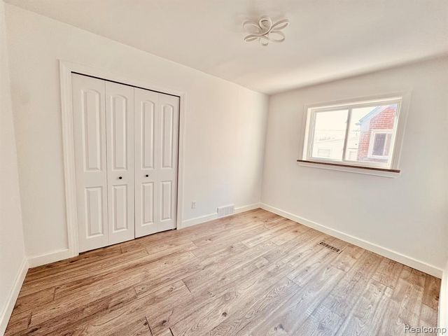 25715 W Hills Drive, Dearborn Heights, MI 48125