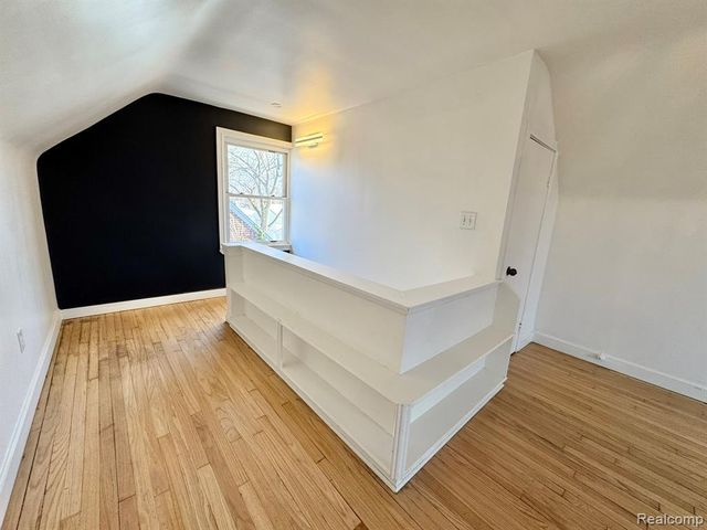 25715 W Hills Drive, Dearborn Heights, MI 48125