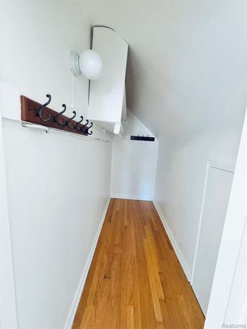 25715 W Hills Drive, Dearborn Heights, MI 48125