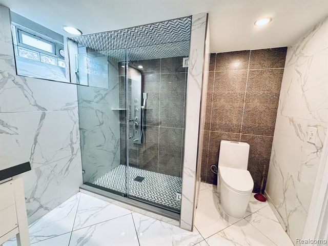 25715 W Hills Drive, Dearborn Heights, MI 48125