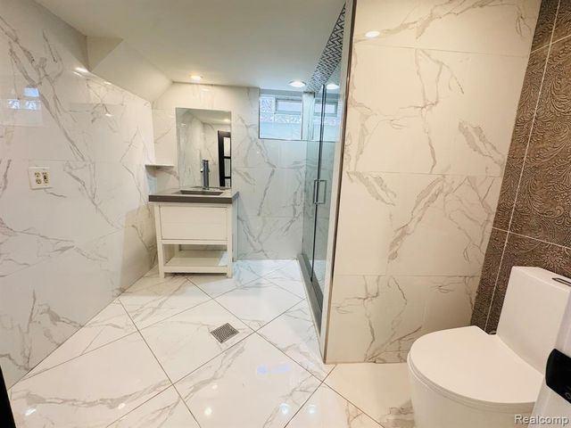 25715 W Hills Drive, Dearborn Heights, MI 48125