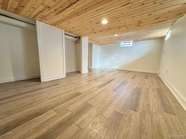 25715 W Hills Drive, Dearborn Heights, MI 48125