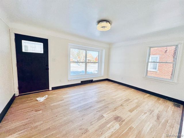 25715 W Hills Drive, Dearborn Heights, MI 48125