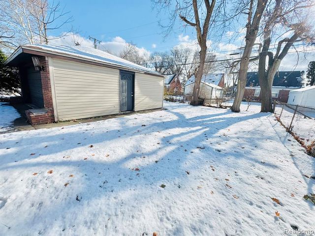 25715 W Hills Drive, Dearborn Heights, MI 48125