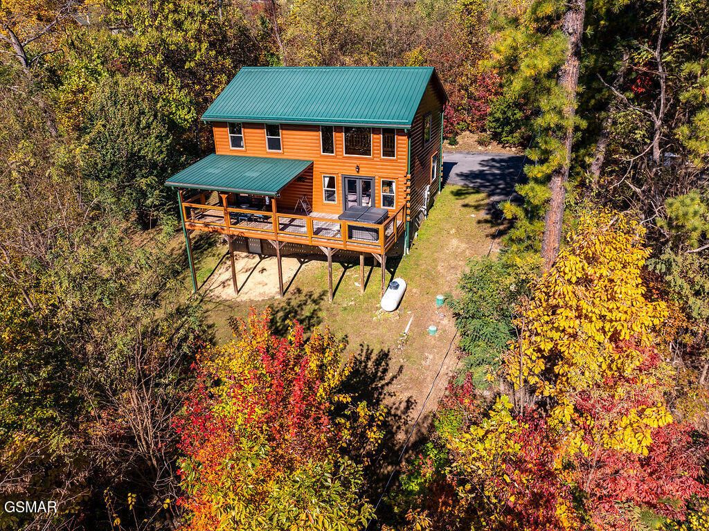 1032 Twin Oaks Road, Gatlinburg, TN 37738