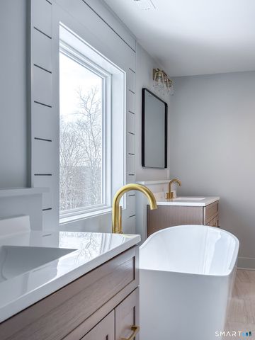 195 Willow Creek Estates Drive, Southbury, CT 06488