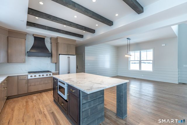 195 Willow Creek Estates Drive, Southbury, CT 06488