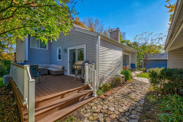 1174 Benton Way, Arden Hills, MN 55112