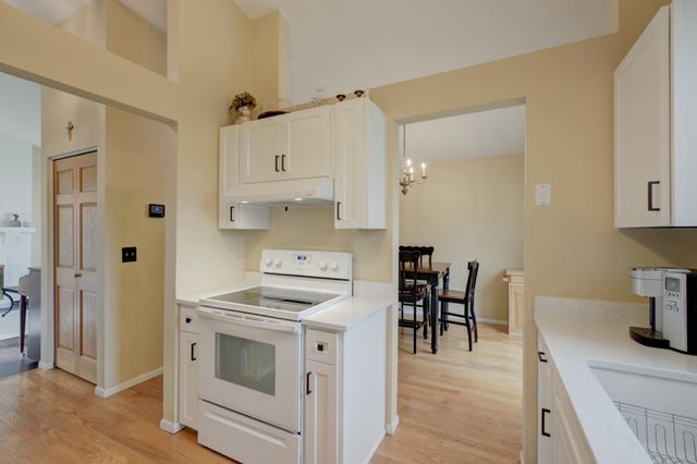 1174 Benton Way, Arden Hills, MN 55112