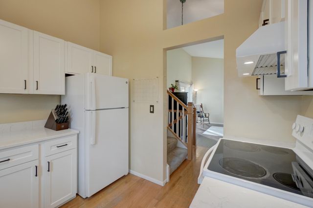 1174 Benton Way, Arden Hills, MN 55112