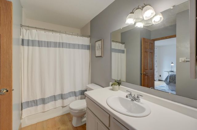 1174 Benton Way, Arden Hills, MN 55112