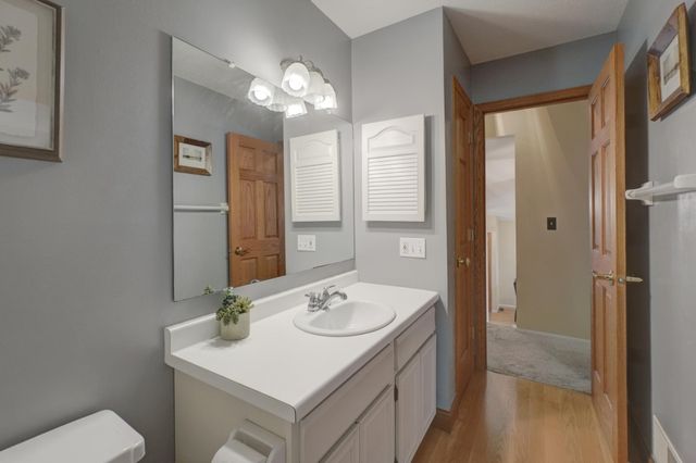 1174 Benton Way, Arden Hills, MN 55112