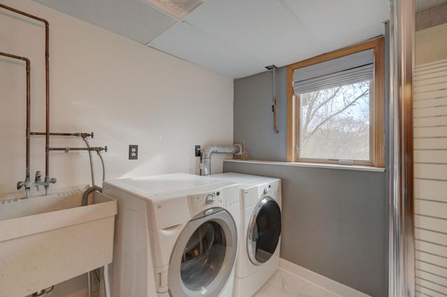 1174 Benton Way, Arden Hills, MN 55112